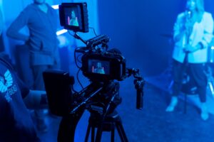 Premier clip : une direction artistique qui tient l&rsquo;image